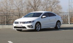 300 «арийских» скакунов