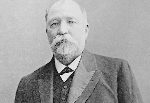 Бывший крепостной Федот Алешин смог стать одним из самых уважаемых в Киеве строительных подрядчиков. Он так и не получил образования, но всегда поддерживал учебные заведения города