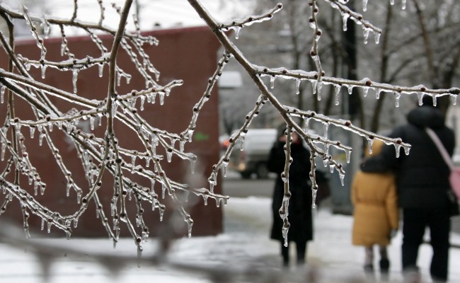 В Крыму в связи с непогодой объявлена чрезвычайная ситуация