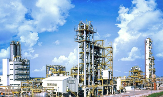 «Роснефть» отложила запуск Лисичанского НПЗ до лета