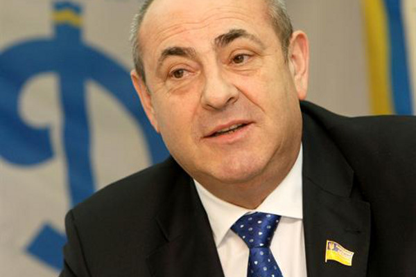 Ивано-Франковский облсовет выразил недоверие губернатору Чуднову