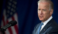 Вице-президент США призвал Януковича принять международную помощь