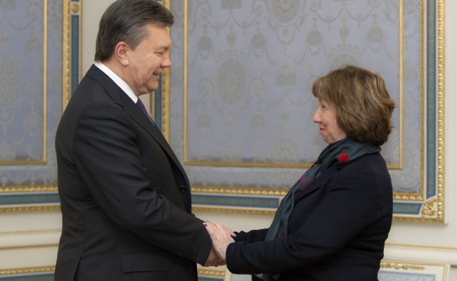 Янукович проводит встречу с главой дипломатии ЕС