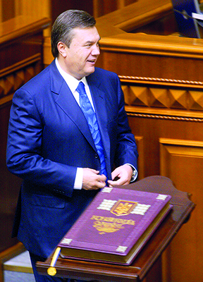 Оппозиция предложила очередной вариант конституционной реформы — временный возврат к Конституции-2004