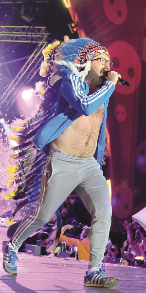 Старикам тут место