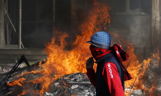 200 человек были ранены в результате протестов в Боснии