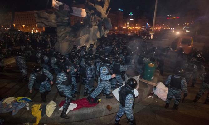 Дело по разгону протестующих 30 ноября против Попова, Сивковича и других чиновников закрыто по закону об амнистии