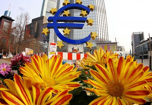 Сильный евро отразился на прибылях в Европе