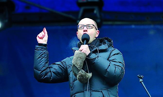 Яценюку недостаточно должности премьера