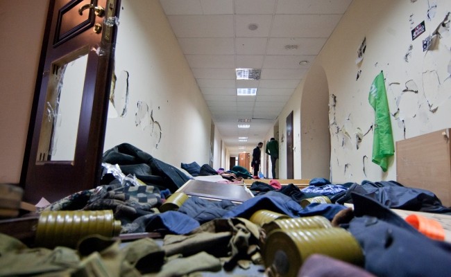 Протестующие покинули здание КГГА