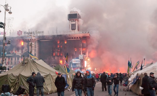 Мобильные операторы в срочном порядке заменяют сгоревшее оборудование на Майдане