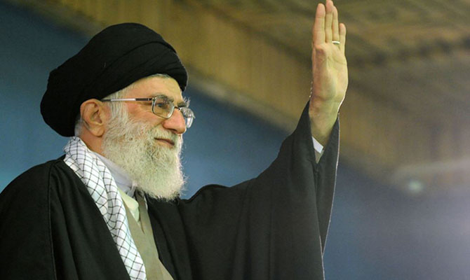 Лидер Ирана призывает к экономическому джихаду. Санкции США и ЕС уменьшили доходы страны