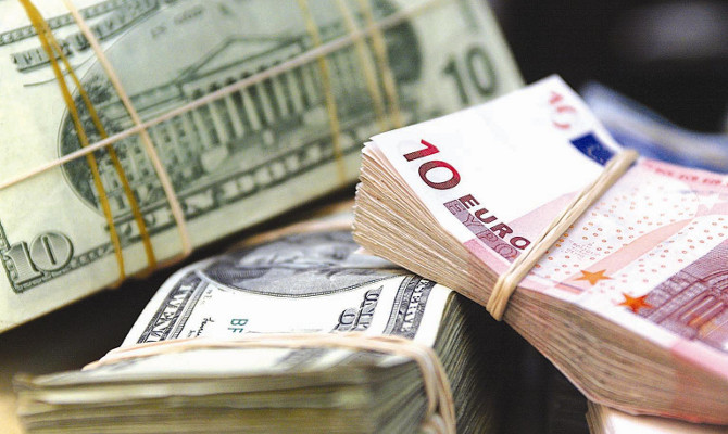 На межбанке долллар и евро немного подскочили в цене