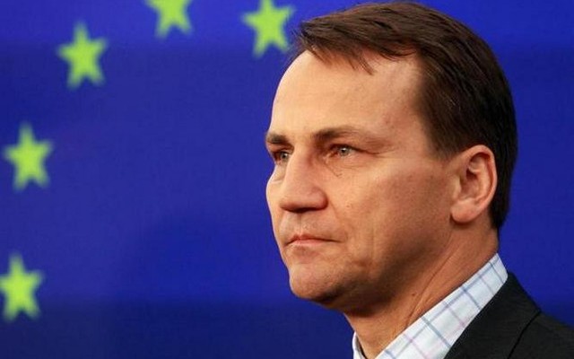 Сикорский считает соглашение по выходу из кризисной ситуации «хорошим компромиссом» для Украины