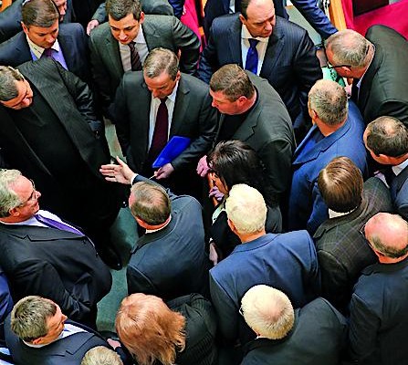 Уже 28 народных депутатов покинули фракцию Партии регионов