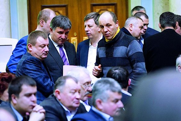 Рада готова голосовать за Кабмин пакетом. Майдан получит министерские портфели