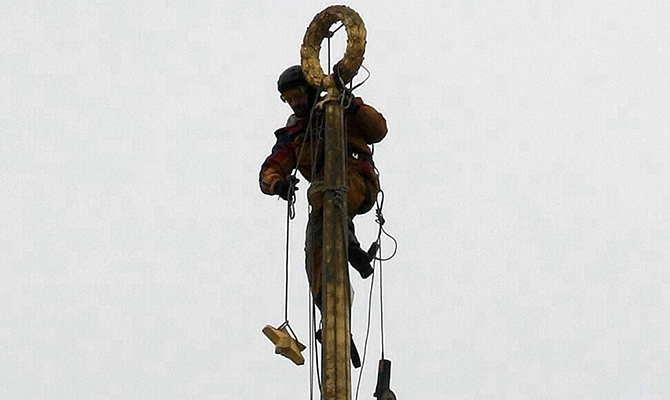 Кошулинский распорядился ликвидировать символы тоталитаризма в Раде