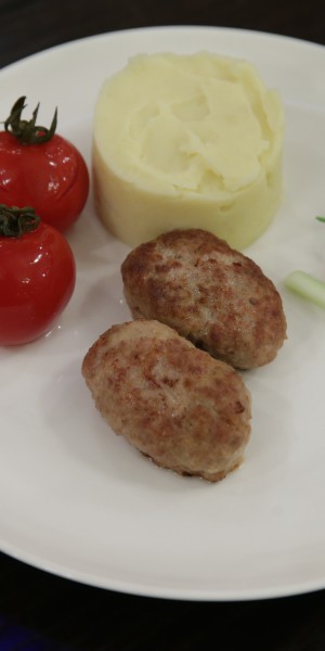 Национальный бургер: фестиваль котлет в «Спотыкаче»