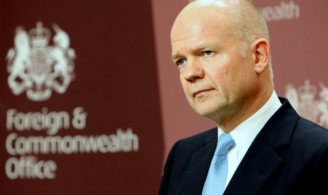 Великобритания готова ввести строгие санкции для России