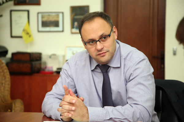 Правительство уволило Каськива