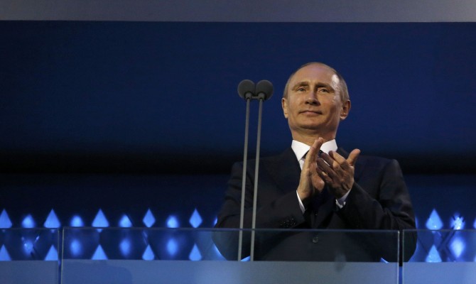 Путин начал присоединять Крым к России