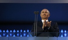 Путин начал присоединять Крым к России
