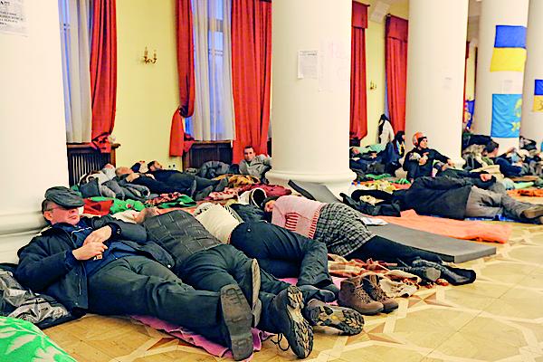 В Киевсовете митингующие умышленно испортили систему для голосования