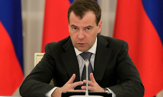Медведев намерен строить в Крыму завод по опреснению морской воды