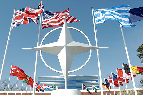 НАТО увеличивает военное присутствие в Польше из-за аннексии Крыма