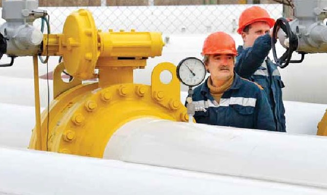 Россия угрожает поставлять газ Украине по предоплате, но пока воздержится от этого