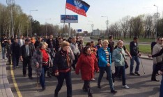Протестующие в Донецке пытаются захватить аэропорт