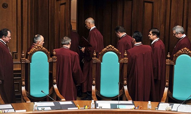 Депутаты просят Конституционный суд рассказать сколько будет править новый президент