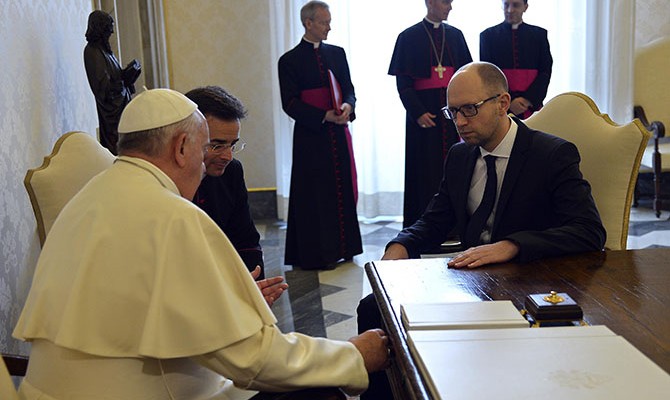 Яценюк в Риме встретился с Франциском I