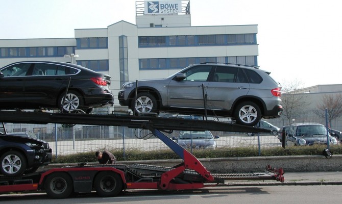 Рынок легковых авто в апреле упал на 71%