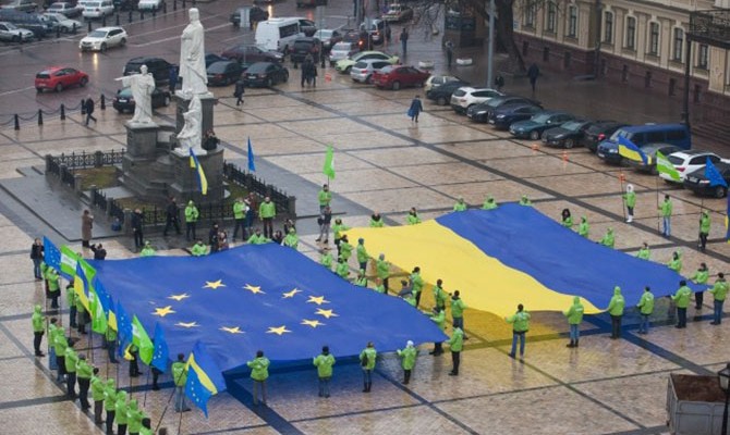 53,4% украинцев поддерживают вступление в ЕС