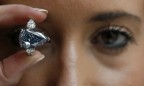 С молотка за $24 млн ушел крупнейший в мире голубой бриллиант
