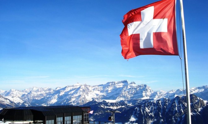 Швейцарцы на референдуме отменили введение самой высокой в мире минимальной зарплаты