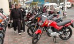 Украинцы пересаживаются с автомобилей на мотоциклы
