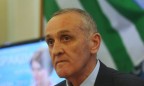 Оппозиция в Сухуми начала штурм администрации президента Абхазии
