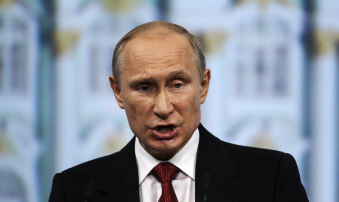 Путина на инаугурацию Порошенко не пригласили, - Песков