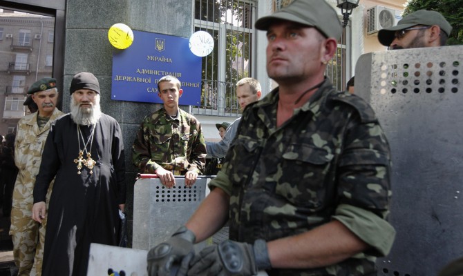 Аваков пригрозил митингующим под Госпогранслужбой силовой разблокировкой