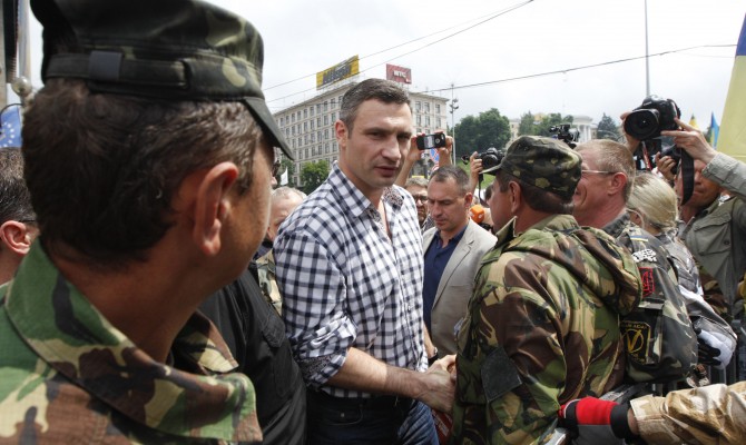 Кличко опять обещает освободить Крещатик от палаток