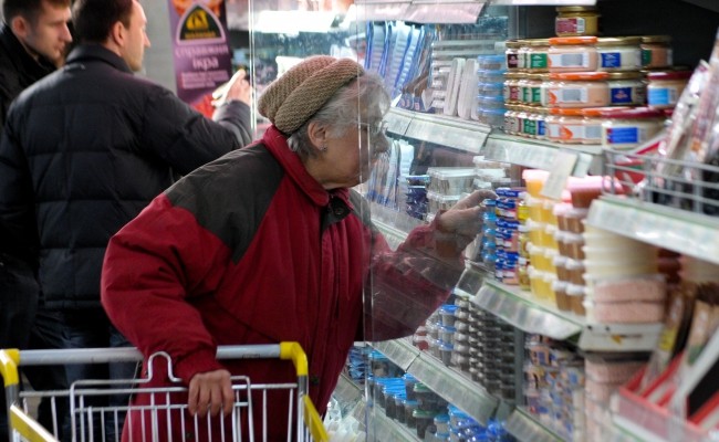Retail sales in Ukraine slide to their lowest level in four years