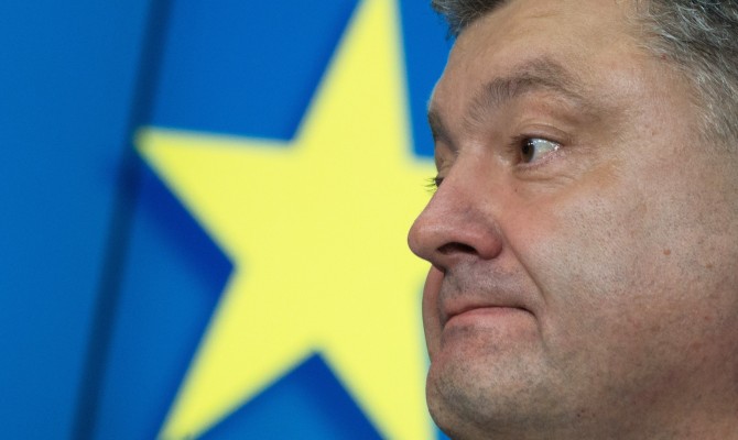 Порошенко поручил Госпогранслужбе провести консультации с российским ведомством по контролю границы