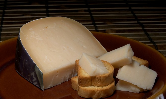 Банк «Финансы и кредит» отсудил три завода у группы «Клуб Сыра»