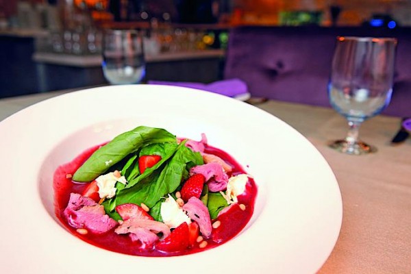 Разноцветная ярмарка в Under Wonder