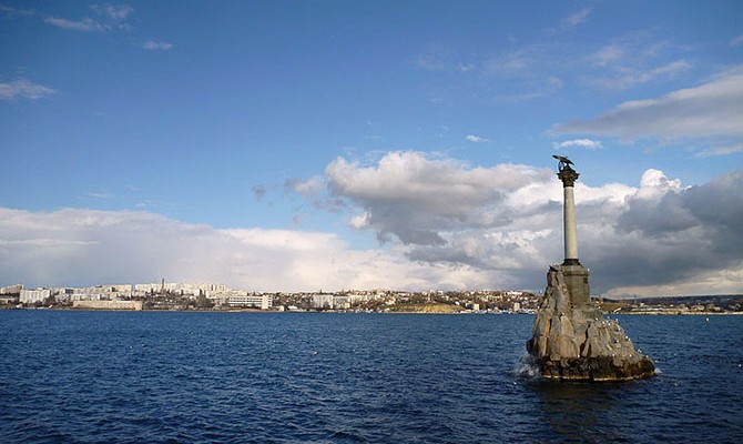 МВД Крыма возбудило дело за уничтожение гривны сотрудниками НБУ