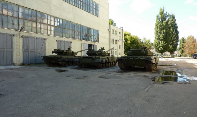 В Харькове из огнемета стреляли по бронетанковому заводу