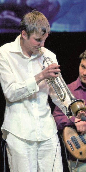 Вплавь, с джазом