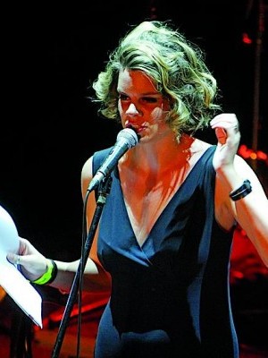 Поэтесса Полозкова выступит в Киеве